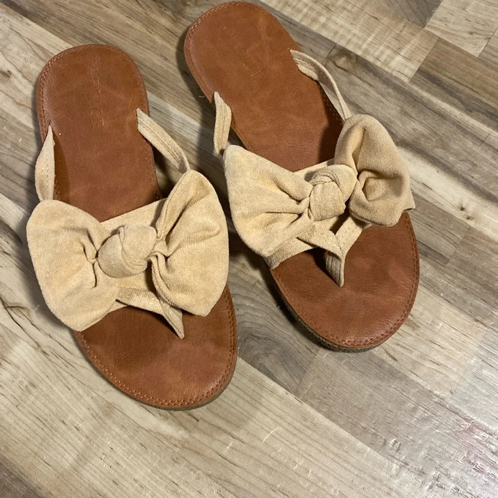 Sandals - Picture 1 of 6